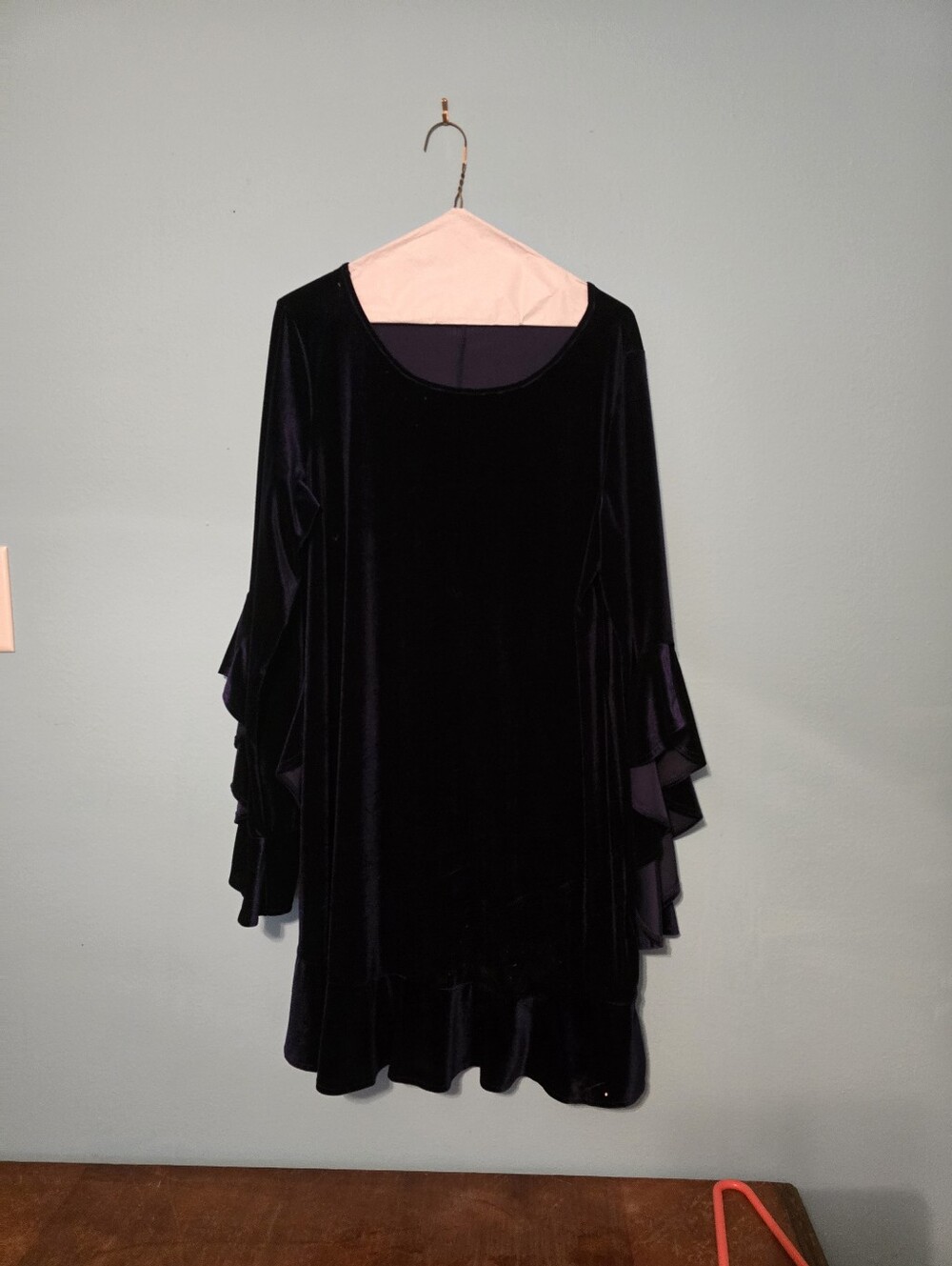Women's Blue Velvet Ruffle-Sleeve Dress